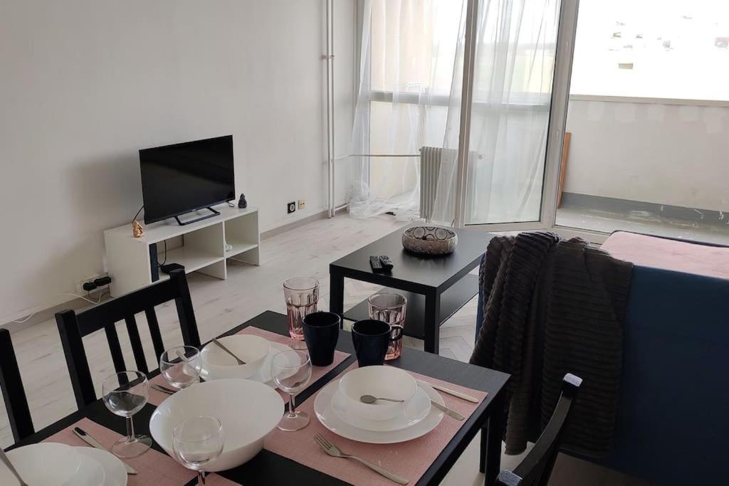 Charmant Appartement Proche Melun Centre Ville 外观 照片